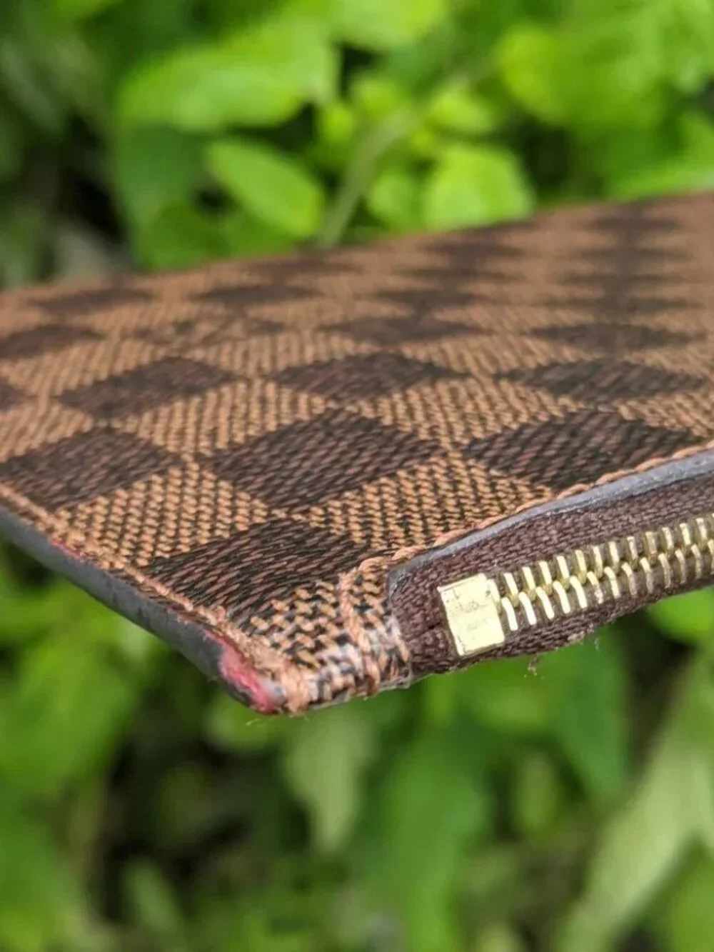 LOUIS VUITTON Neverfull Damier Ebene's Pouch - Picture 6 of 10